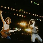 Découvrez les paroles de AC/DC - Hard As A Rock