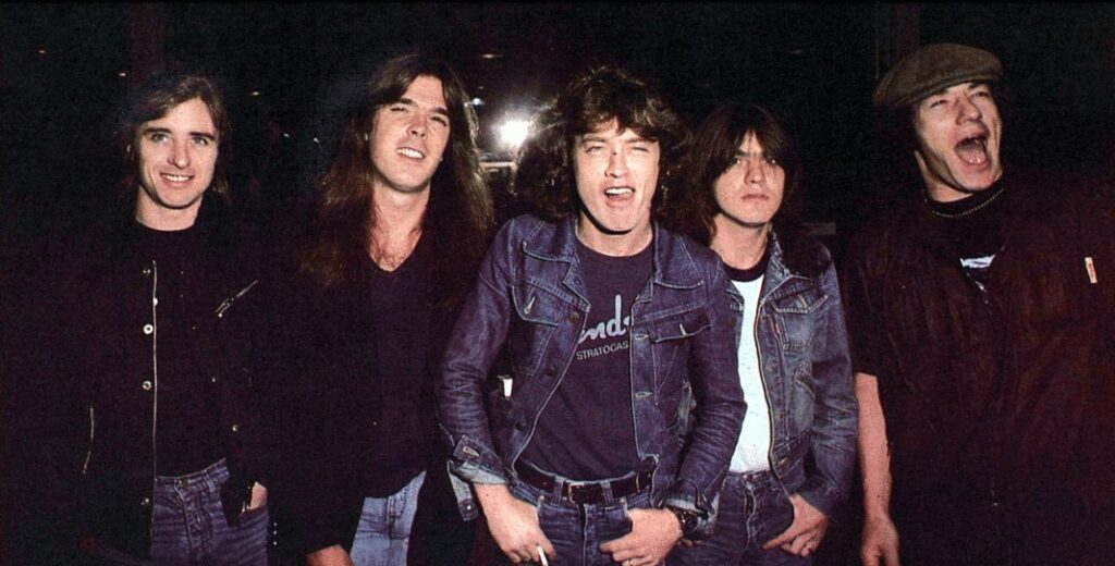 Découvrez les paroles de AC/DC - You Shook Me All Night Long