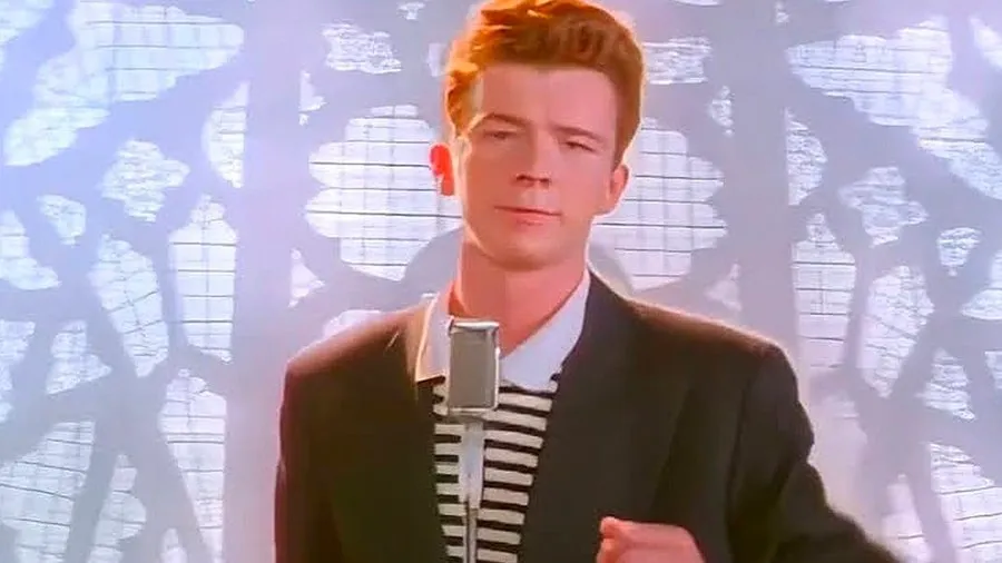 Rick Astley est l'un des chanteurs roux anglais les plus connus