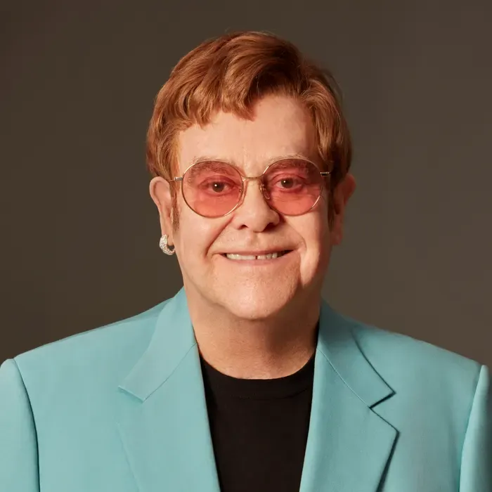 Elton John est l'un des chanteurs roux anglais les plus connus